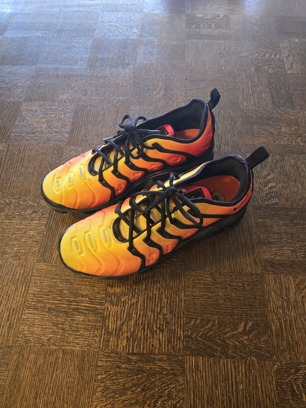 Nike Men's Vapormax Plus Black & Orange Gradient Running Shoes Size 12
